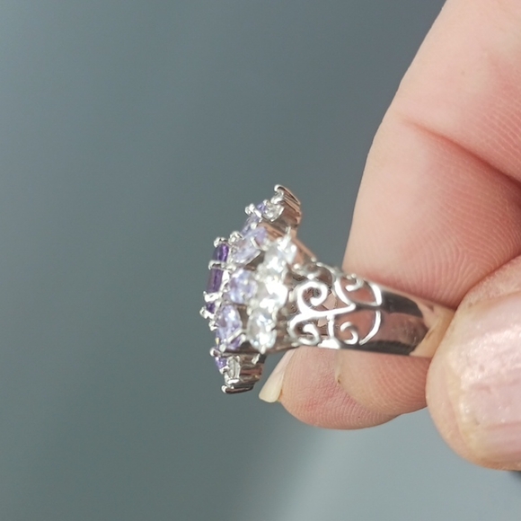 Elegant Silver and Purple Gemstone Ring - Picture 8 of 9
